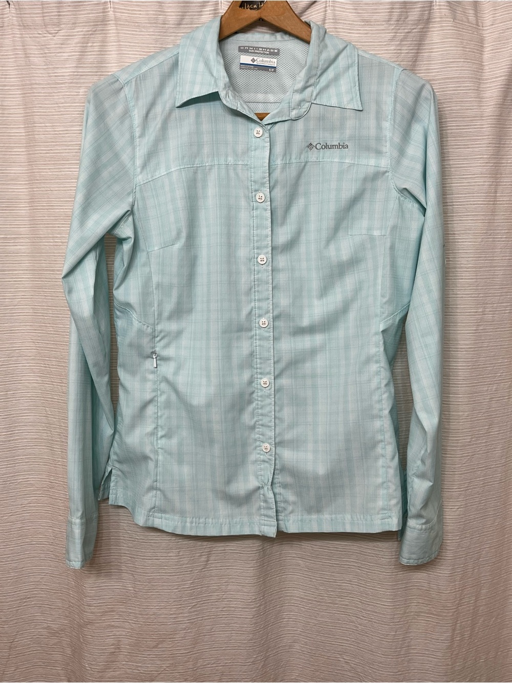 Columbia Mint Green Long-Sleeve Button Shirt